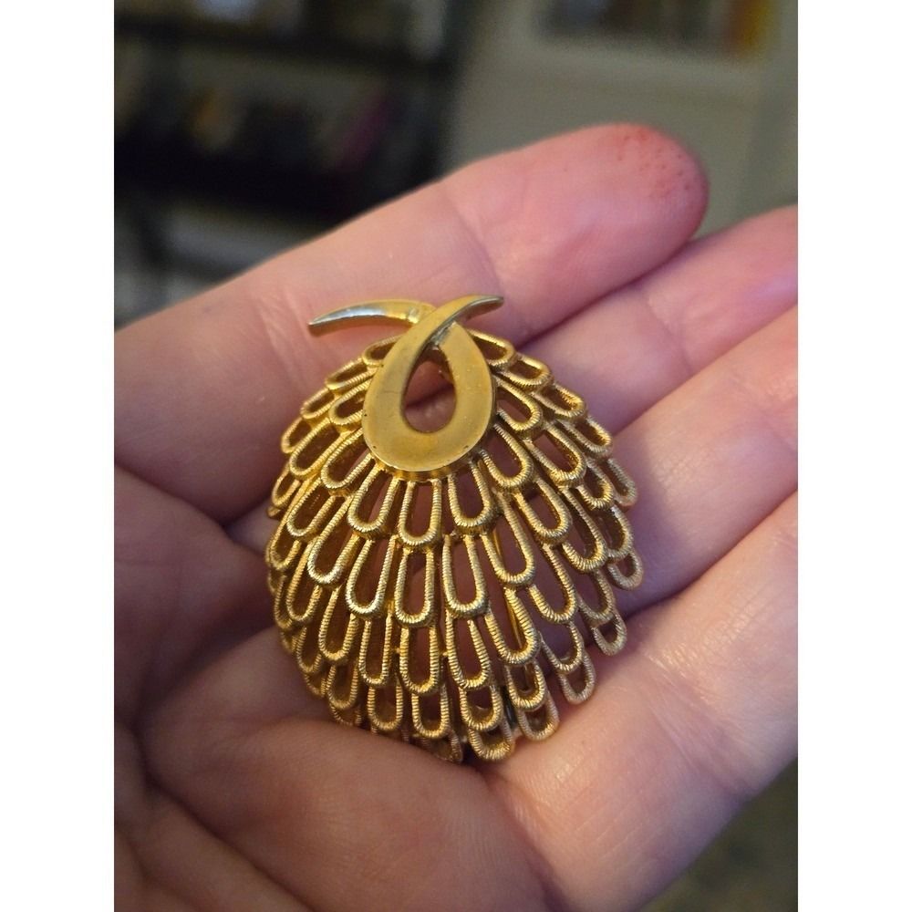 Crown Trifari Peacock Tail Brooch Goldtone Signed Vintage